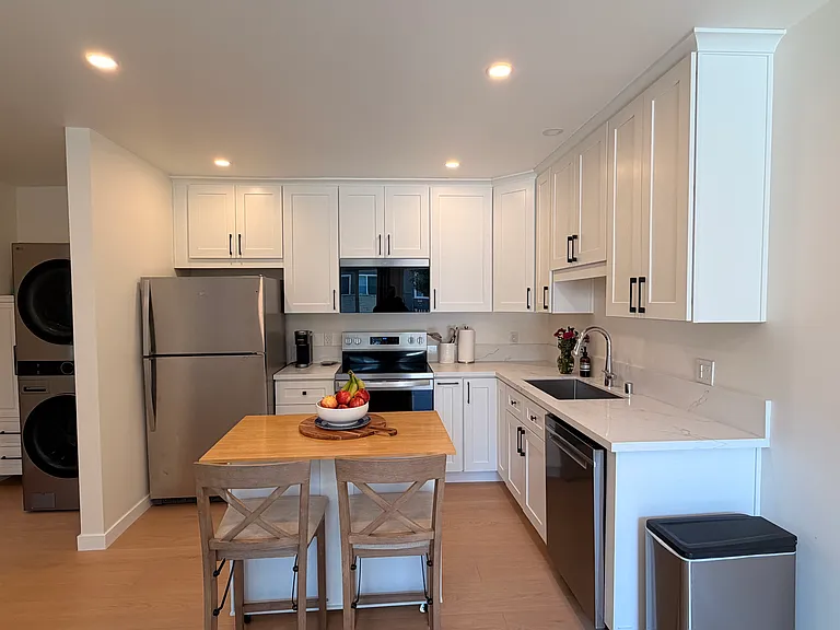 5061 Haskell Ave #GUESTHOUSE — Photo 6