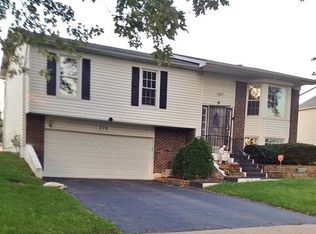 376 N Pinecrest Rd, Bolingbrook, IL 60440