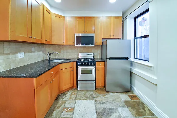 Rented by Warburg | media 4