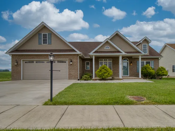 158 Locust Grove Ln, Stuarts Draft, VA 24477
