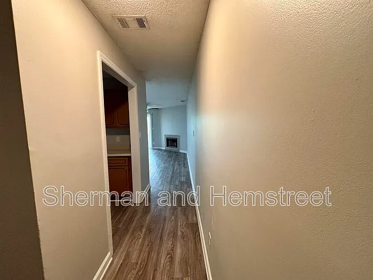212 Commons Dr #212 — Photo 9