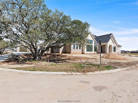 2nd image of 4705 Foxglove Ct