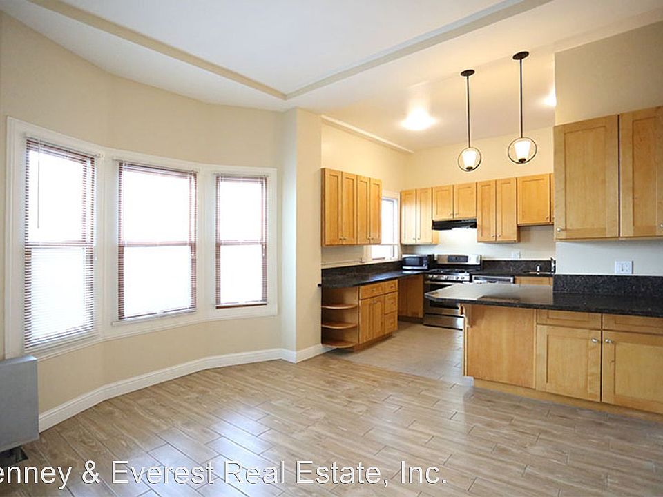 1st image of 494 27th Ave APT 1