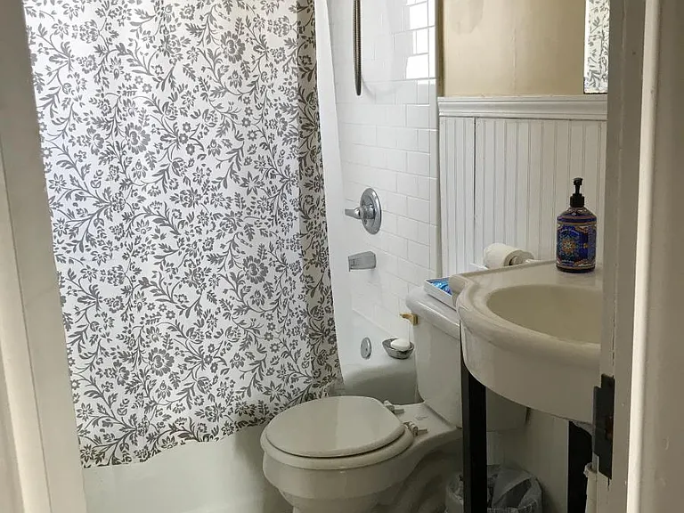 Bathroom -2 - Close up