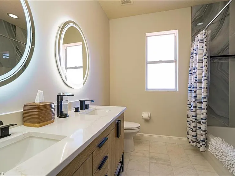 7703 Martino Cir — Photo 31