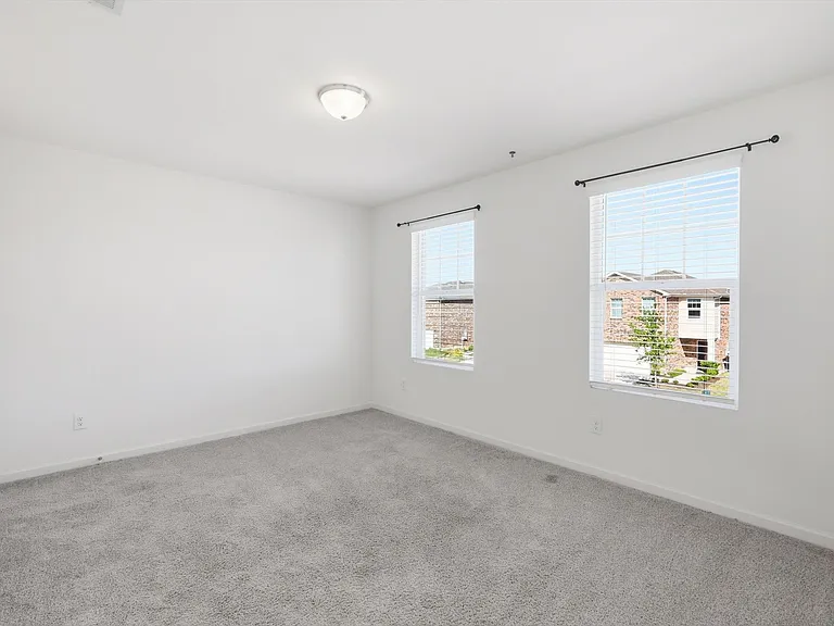 1802 Washington St — Photo 23