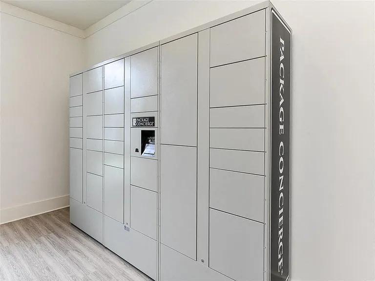 24/7 Package Concierge Lockers