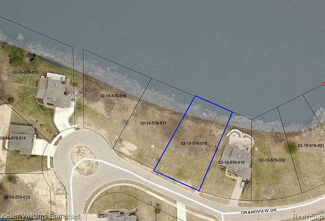 2nd image of 10463 Grandview Dr