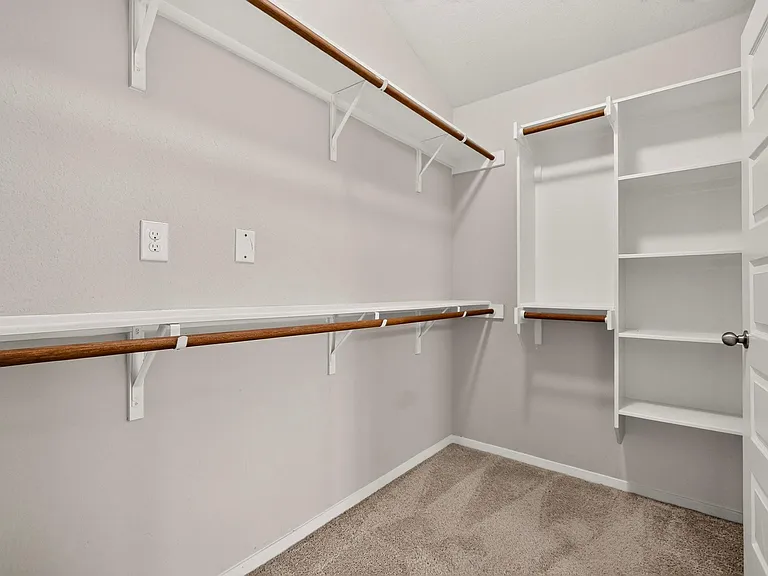 3704 Allegiance Ave — Photo 33