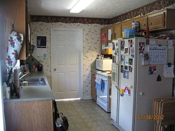 2nd image of 481 Lee Road 2095