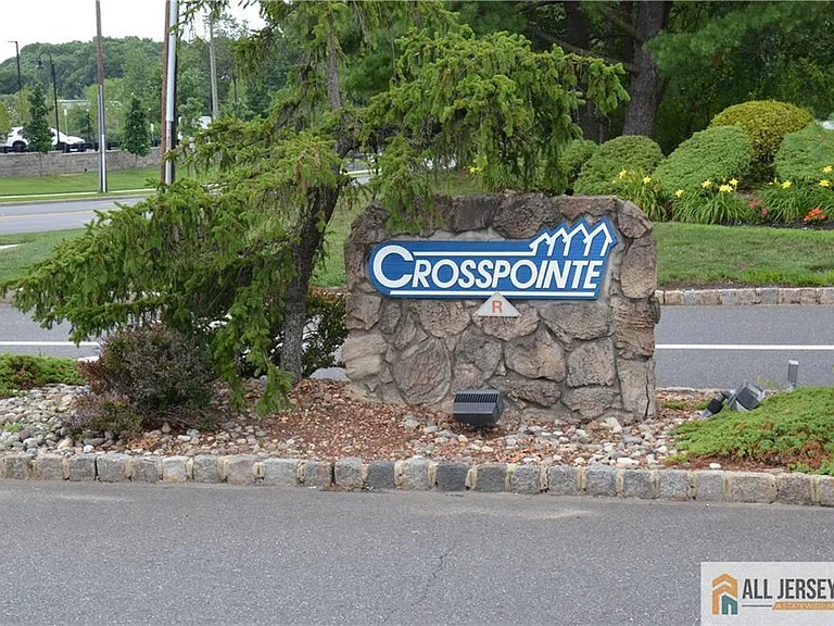 244 Crosspointe Dr #244 — Photo 1