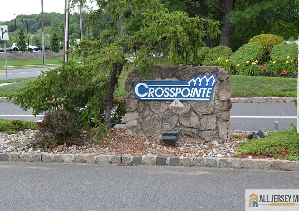 244 Crosspointe Dr #244