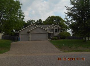 900 Hillock St NW, Isanti, MN 55040