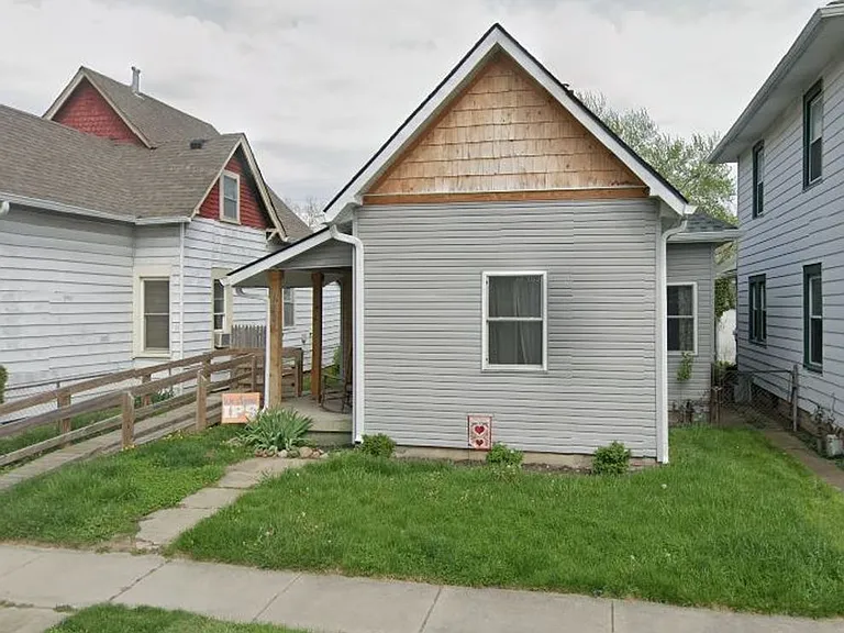 1221 Saint Peter St — Photo 2