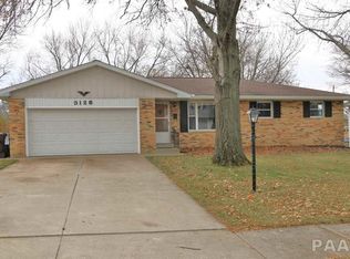 3128 W Birkshire Dr, Peoria, IL 61614