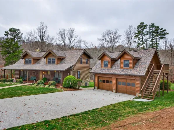 1355 Ash Creek Dr, Walnut Cove, NC 27052