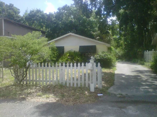 671 George St S, Tarpon Springs, FL 34688