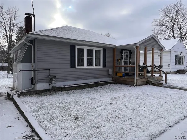 160 Rowley St, Gouverneur, NY 13642