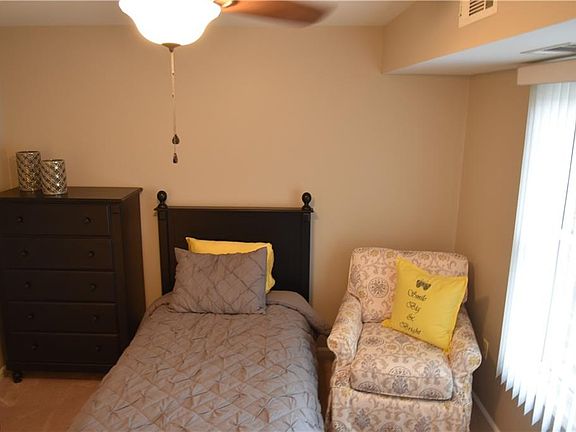 3rd image of 100 Asbury Ln APT 1319