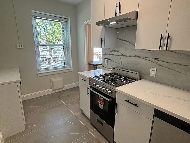 271 Greenwich Ave #1B — Photo 9