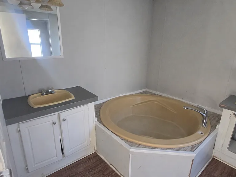 110 Deborah Dr — Photo 30