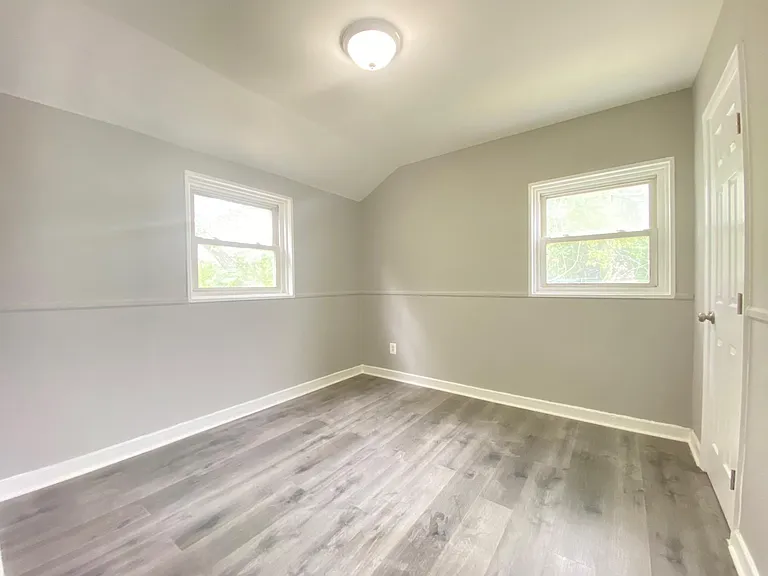 2301 Houston St — Photo 8
