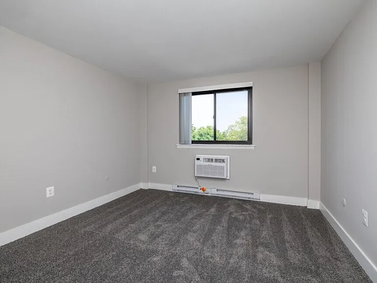 Garner House Apartments — Photo 11