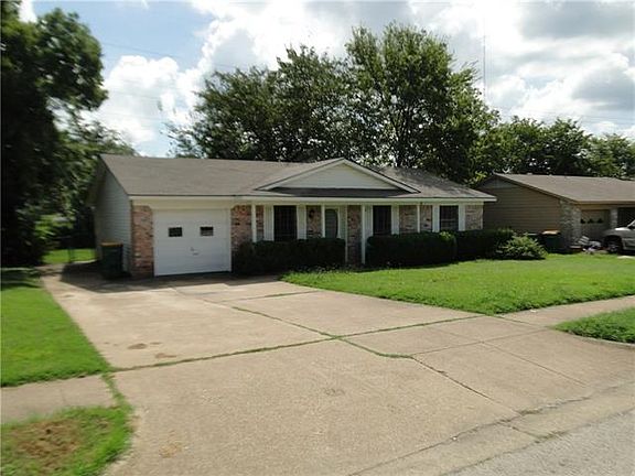 2nd image of 413 Hastings Dr