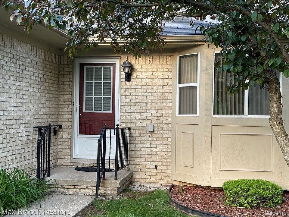 1st image of 30880 Plum Lane Dr #12