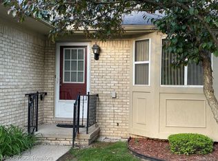 30880 Plum Lane Dr #12, Madison Heights, MI 48071