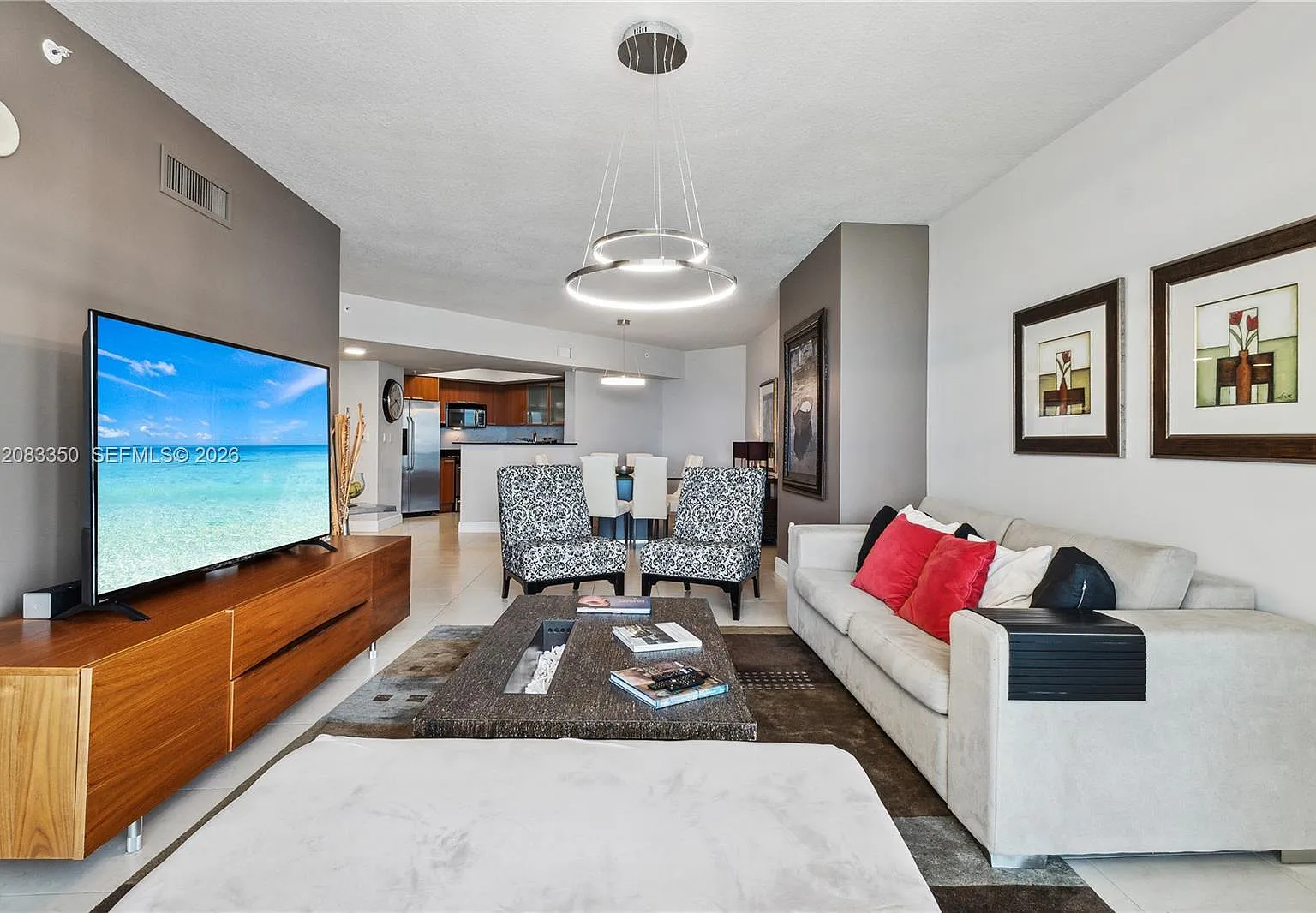 La Perla Condo — Photo 3