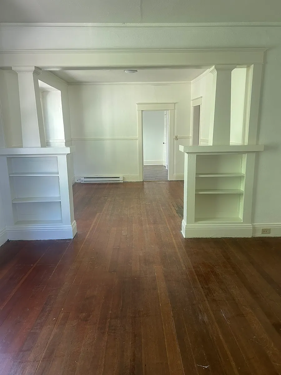 Photo 2 of 8 - 912 S Sheridan Ave #A - Tacoma, WA Building Photo - 912 S Sheridan Ave #A