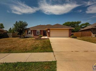 4139 SW Moundview Dr, Topeka, KS 66610