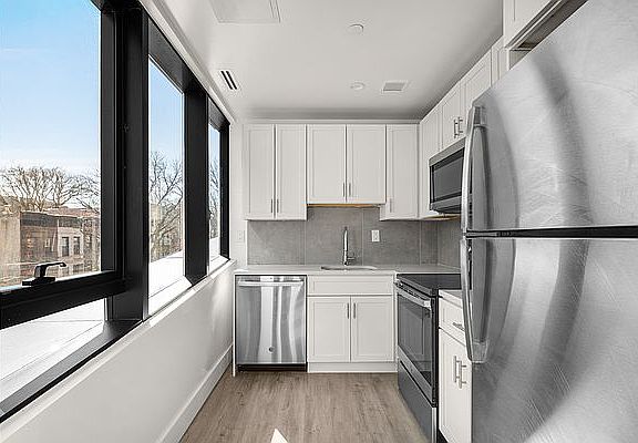 4th image of 204 Malcolm X Blvd #303