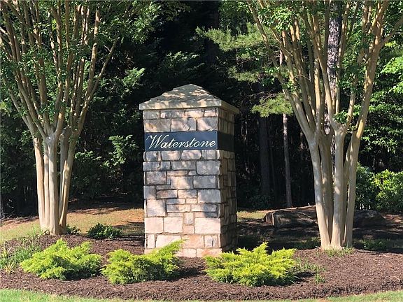 3rd image of 258 Waterstone Dr