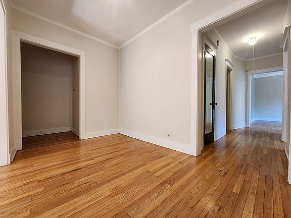 3rd image of 1302 Eight W Rosemont #6306-8