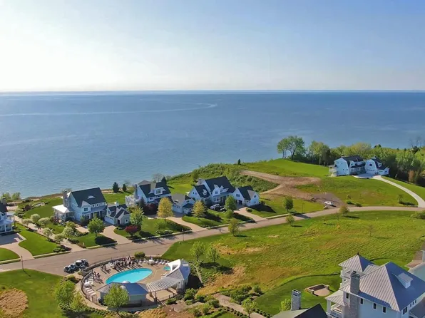 676 Waters Edge Unit 12, South Haven, MI 49090