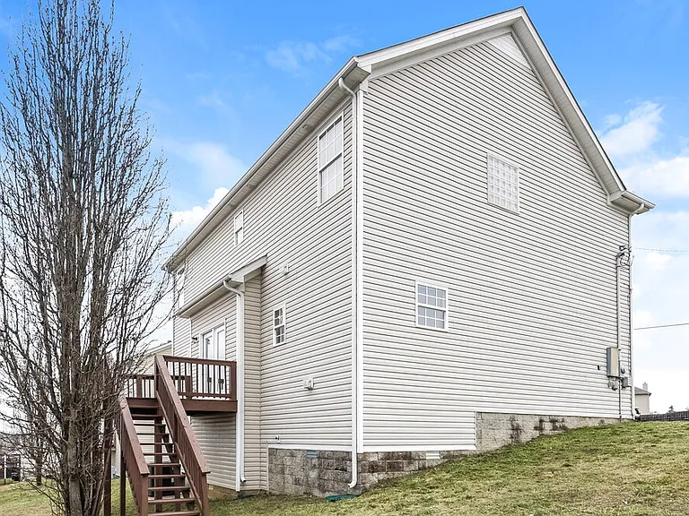 1116 Harmony Ln — Photo 17