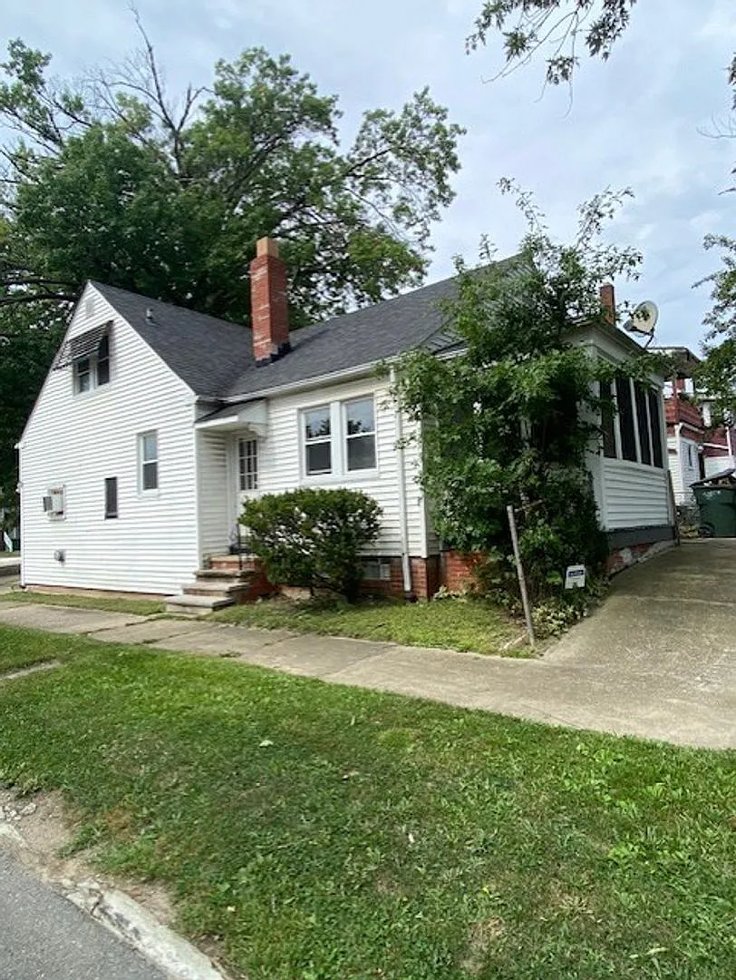 4- Bedroom -Rent Ready — Photo 3