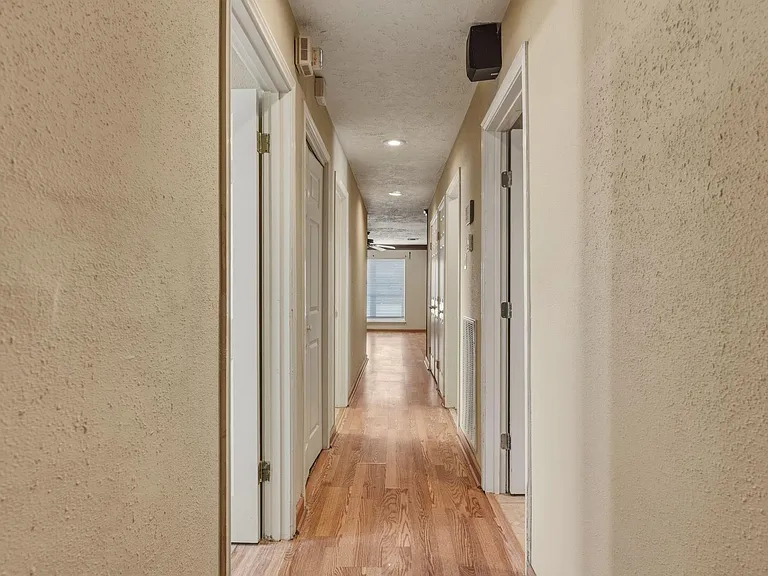 5211 Court Rd — Photo 14
