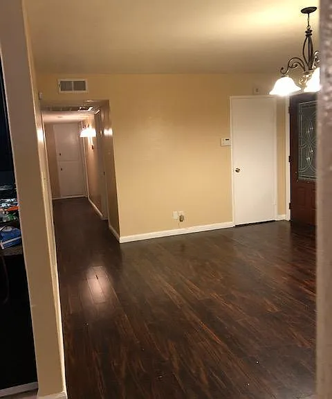 1401 W Monte Vista Ave — Photo 2
