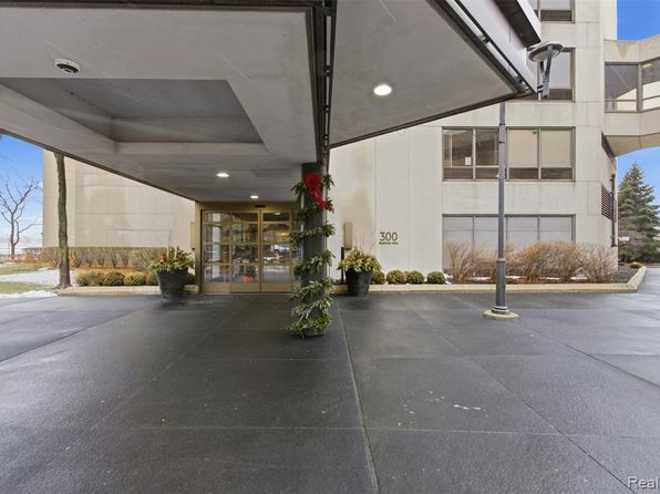 300 Riverfront Dr Unit 25J