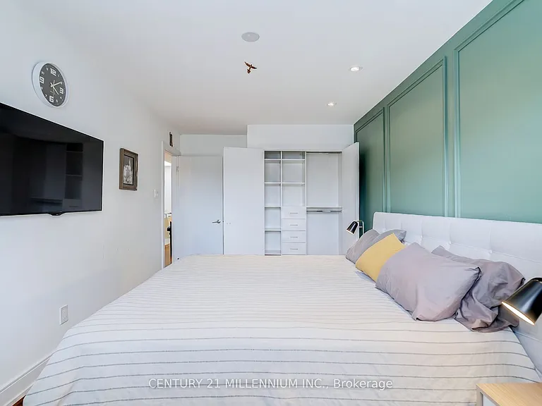 30 Queensmill Ct — Photo 32