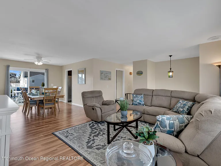 415 15th Ave — Photo 9