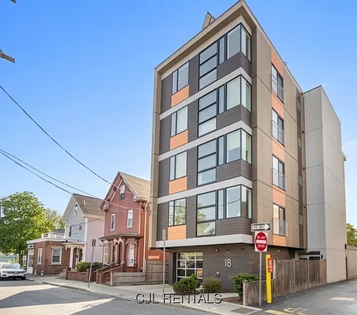 18 White St #3 Photo 1