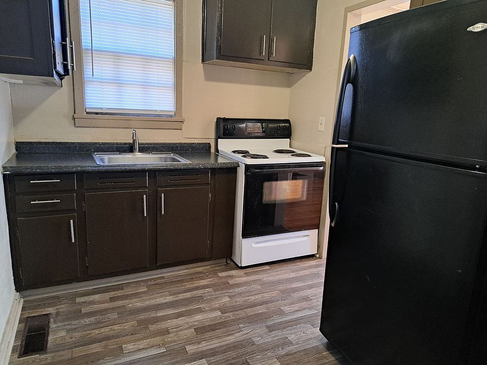 2nd image of 2929 Jackson St