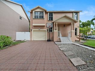 381 NW 102nd Ter, Pembroke Pines, FL 33026