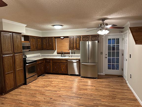 2nd image of 100 S Circle Dr #1