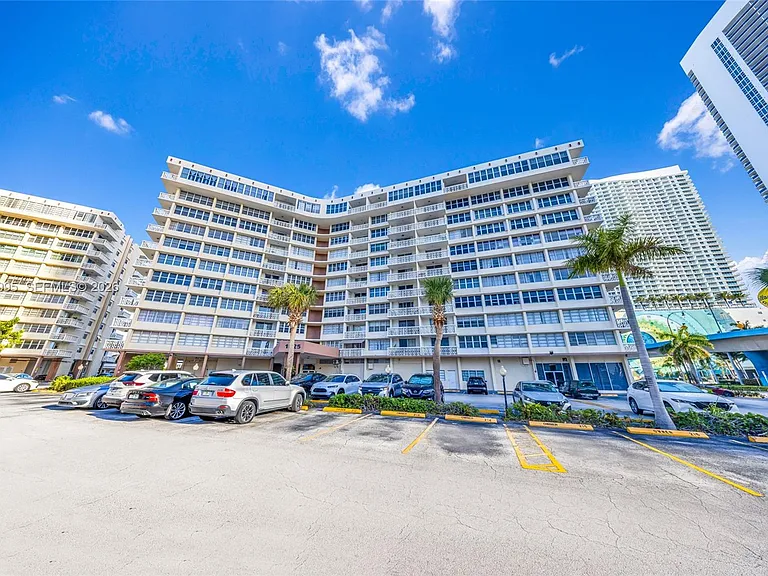 1825 S Ocean Dr #708 — Photo 28