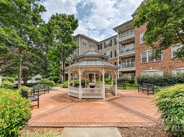 3218 Margellina Dr, Charlotte, NC 28209